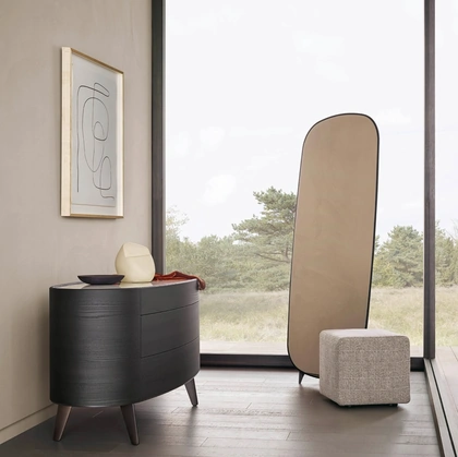 Specchiera Audrey con cornice in olmo nero e specchio bronzato di Poliform