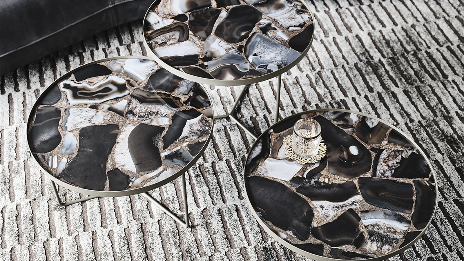 Tavolino con struttura in metallo e piano in ceramica Marmi Billy Keramik di Cattelan Italia