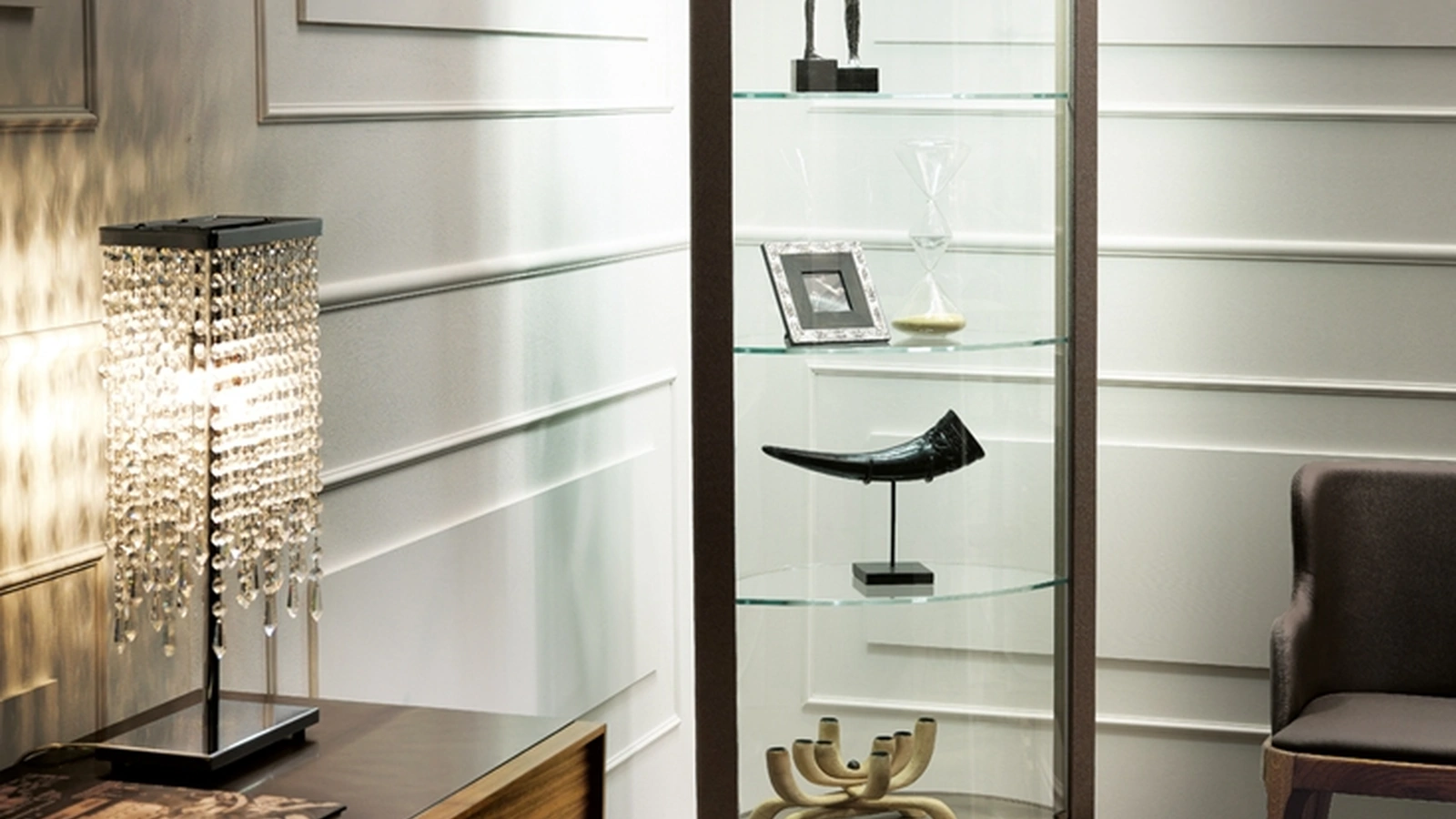 Contenitore in vetro con struttura rivestita in pelle Saba di Cattelan Italia