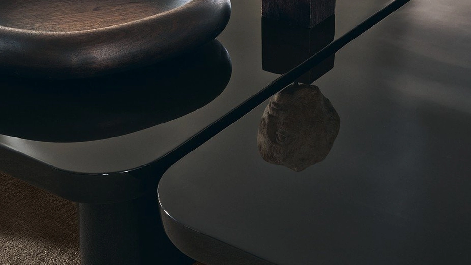 Tavolini Ernest in laccato lucido Moka di Poliform