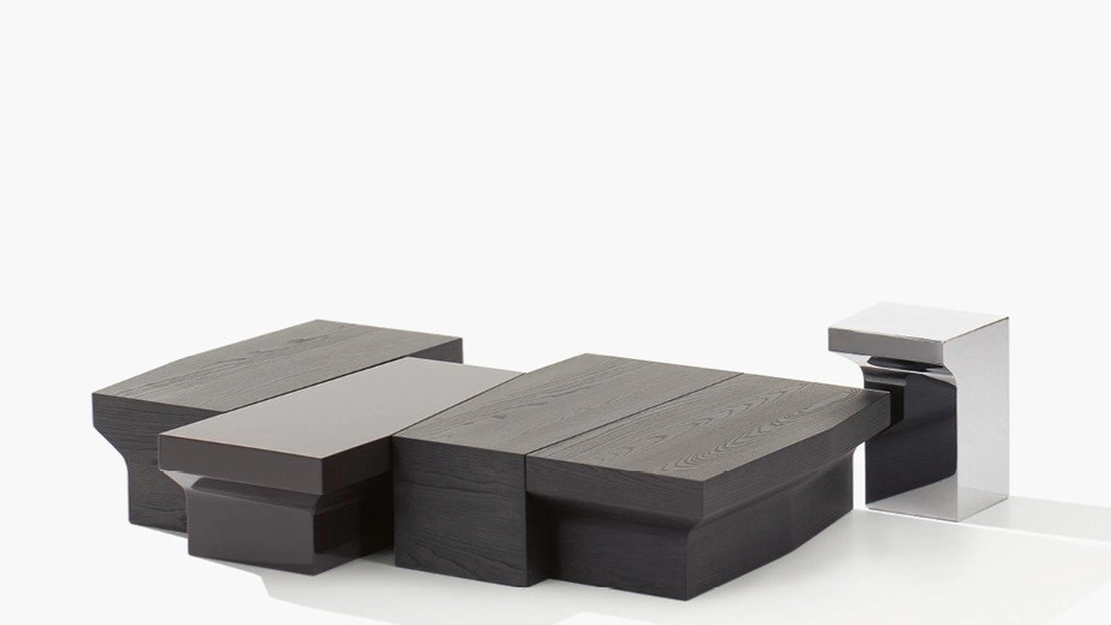 Tavolini Joan in legno, laccato lucido e acciaio lucido di Poliform