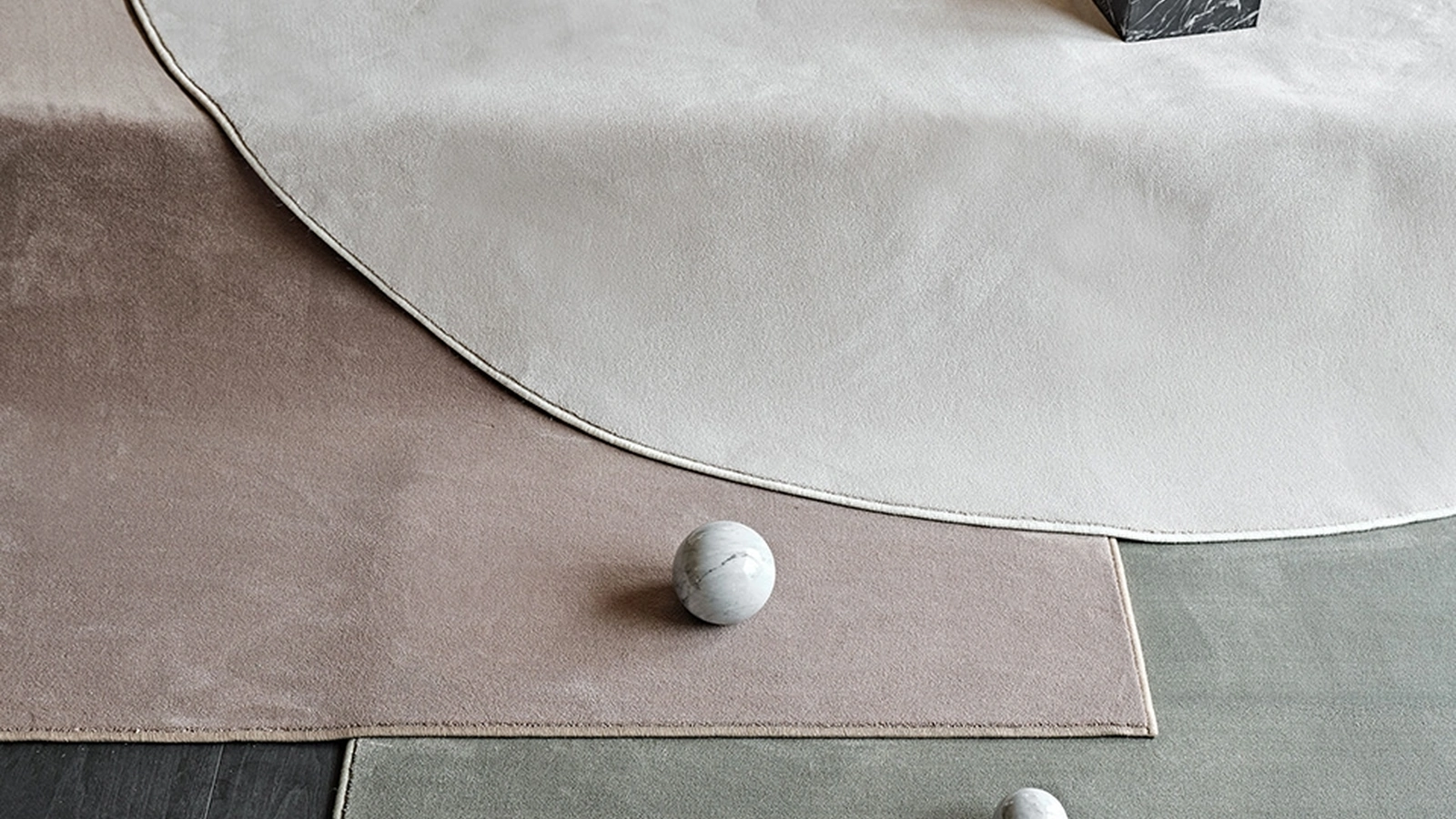 Tappeto in velluto dall'aspetto semilucido Kimi di Cattelan Italia