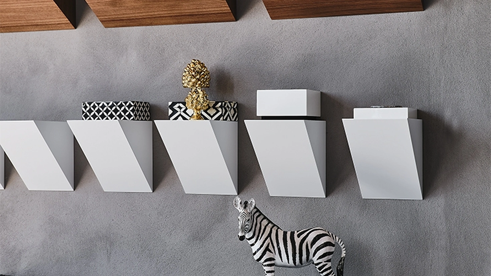  Mensola di design in legno Pendola realizzata in 3 dimensioni triangolari di Cattelan Italia