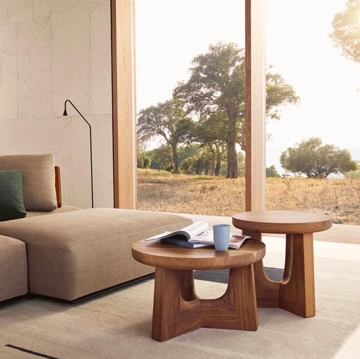 Tavolino rotondo Nara in legno massello noce gold di Poliform