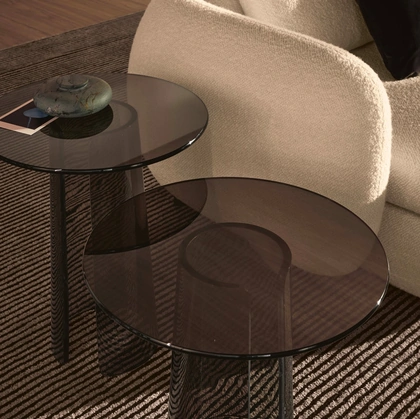 Tavolino rotondo Orbit in vetro soffiato bronzato di Poliform