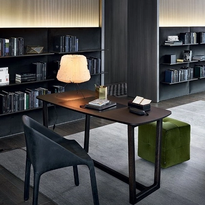 Scrittoio Concorde in rovere e cuoio di Poliform