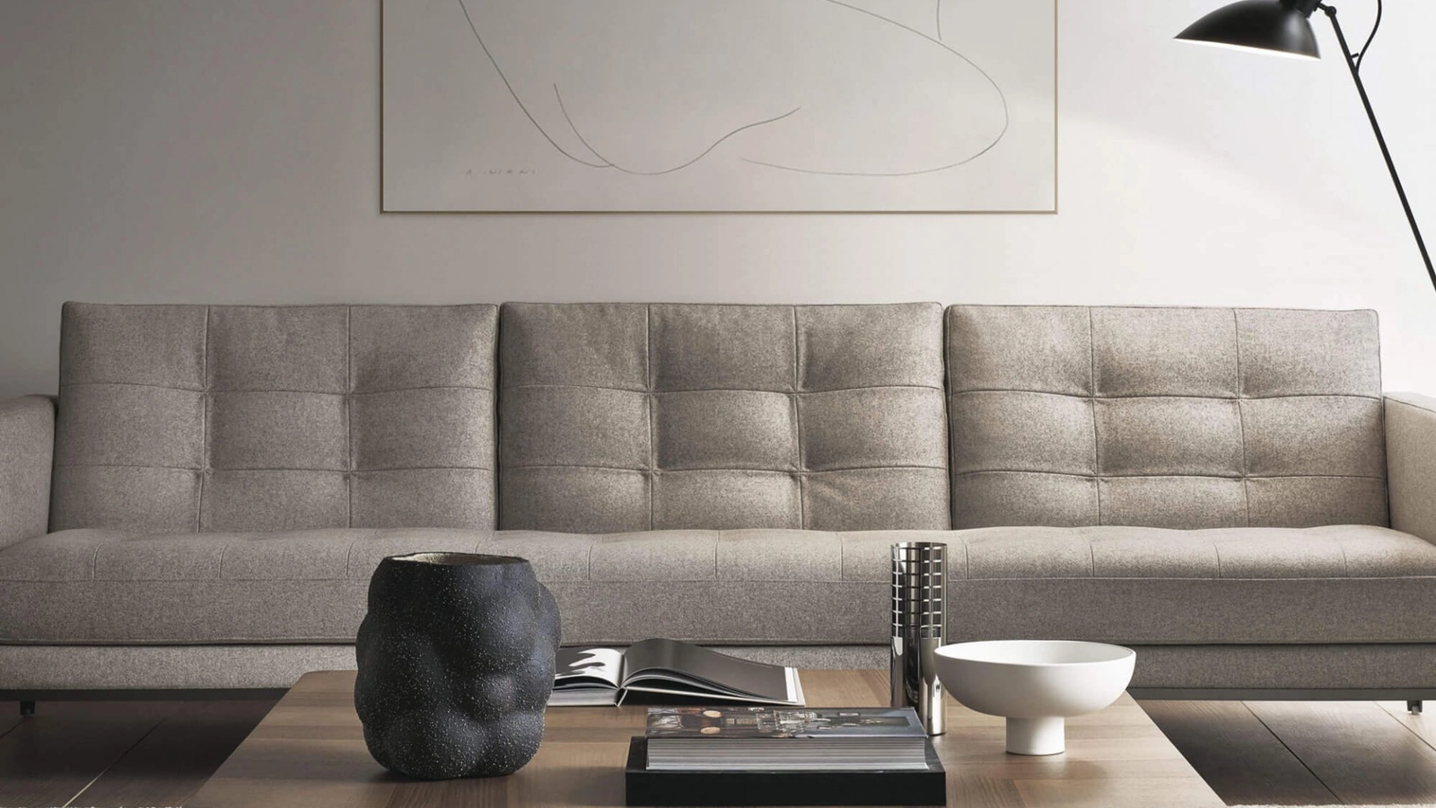 Tavolino Sixty Coffee Table con top in legno di Noce e base in alluminio finitura Platino di Rimadesio