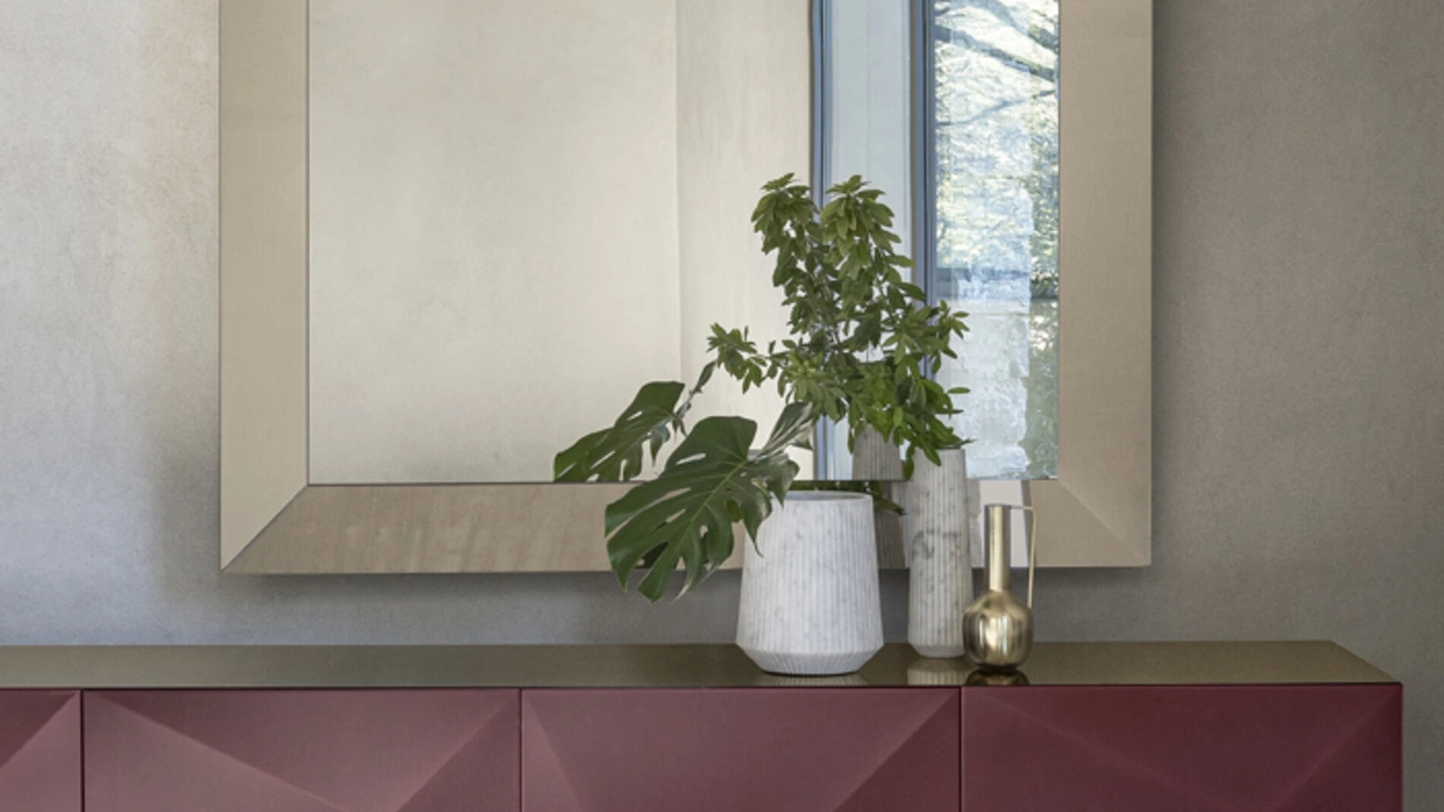 Specchio Trapezio con cornice in cristallo di Riflessi