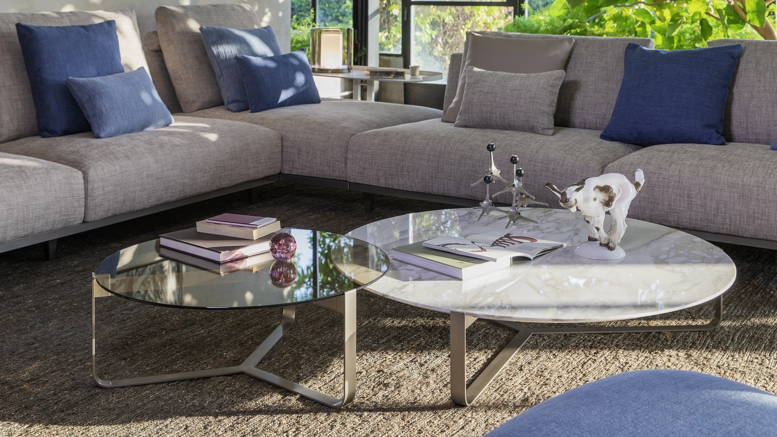 Tavolino Yari con top in marmo di Flou