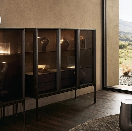 Tavolio Ube, blocco unico in legno massello nella finitura olmo nero di Poliform