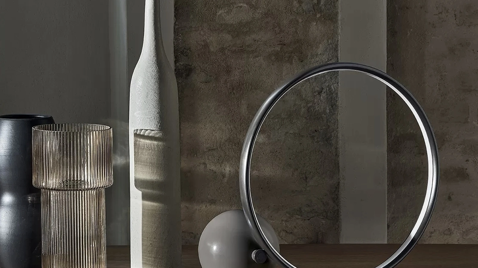 Lampada Circle da tavolo in acciaio laccato antracite di Bontempi