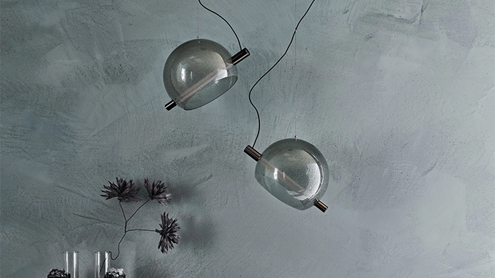 Lampada a sospensione con paralume in vetro soffiato trasparente o fumé Cody di Cattelan Italia a sospensione Cody di Cattelan Italia