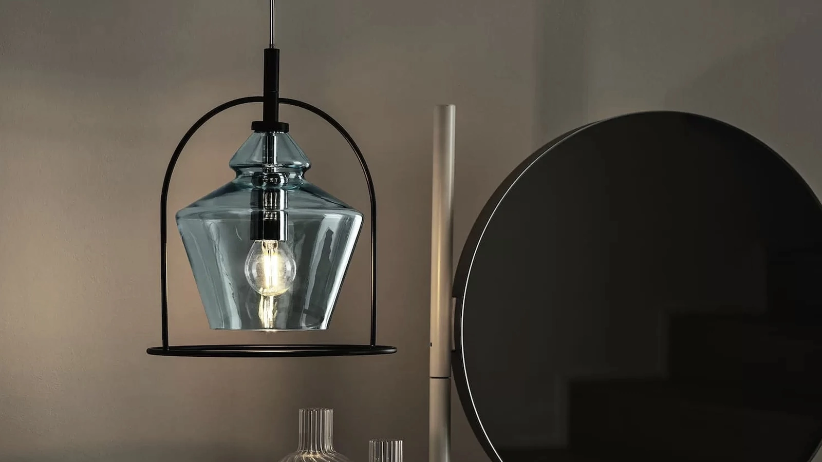 Lampada a sospensione Swing in vetro e acciaio laccato di Bontempi