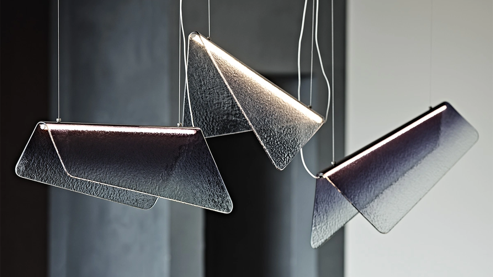 Lampada a sospensione con paralume in vetro artistico decorato trasparente Velar di Cattelan Italia