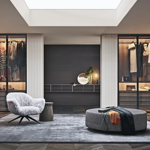 Cabina Armadio Senzafine Fitted con ante battenti in vetro e interno in nobilitato rovere cenere di Poliform