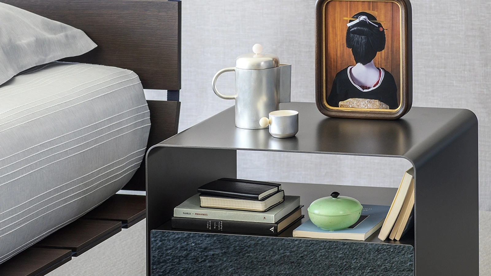 Comodino in metallo Foglio di Flou