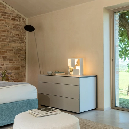 Comò in laccato opaco Juta di Flou