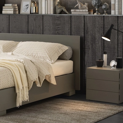 Comodino Vasto 48 in legno con 3 cassetti di Oggioni