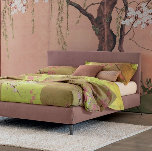 Letto in tessuto con testiera Banner di Oggioni