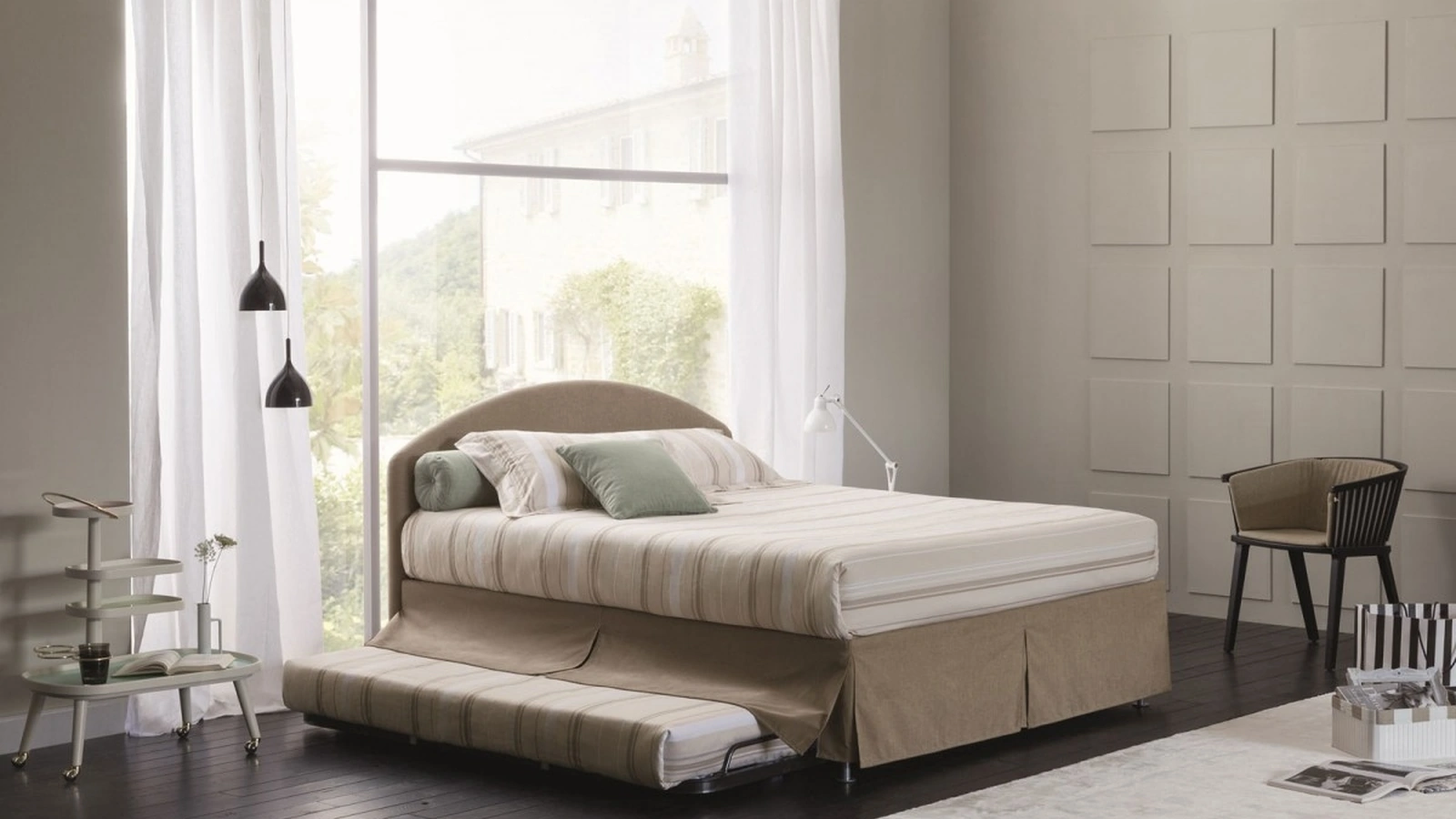 Letto Combi in tessuto con testiera arrotondata e secondo letto sotto al vano contenitore Castle e Banner di Oggioni