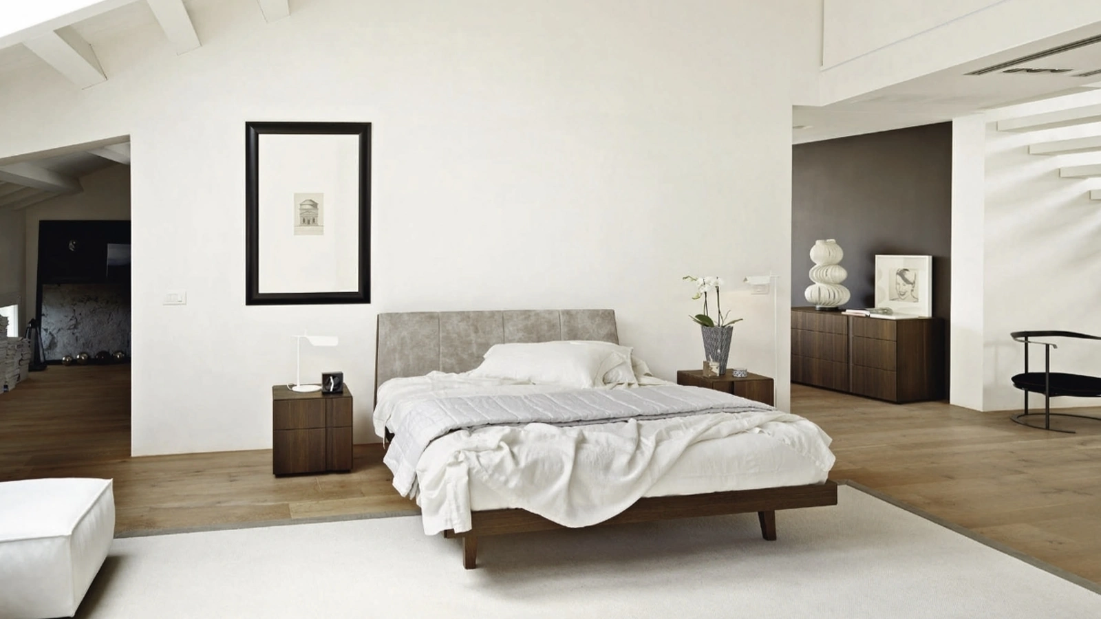 Letto Febo 2|0 con testiera rivestita in pelle di Sangiacomo