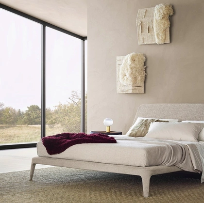 Letto Kelly in tessuto Naxos Sabbia di Poliform