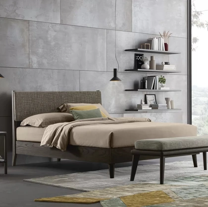 Letto con testiera Orimento di Oggioni