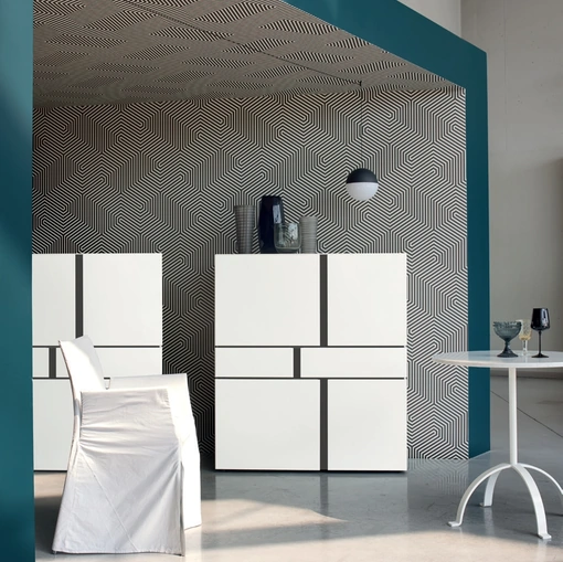 Madia Alta Abaco 13 in laccato Bianco opaco con gola Antracite di Sangiacomo