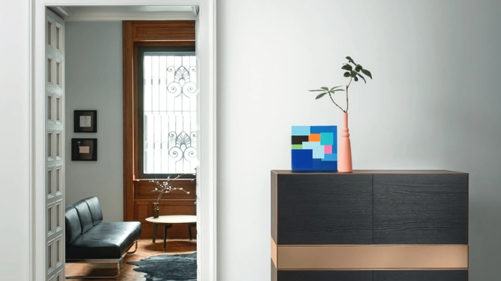 Madia Alta Domino IN 3 06N in Rovere carbone e laccato metallo Bronzo di Sangiacomo