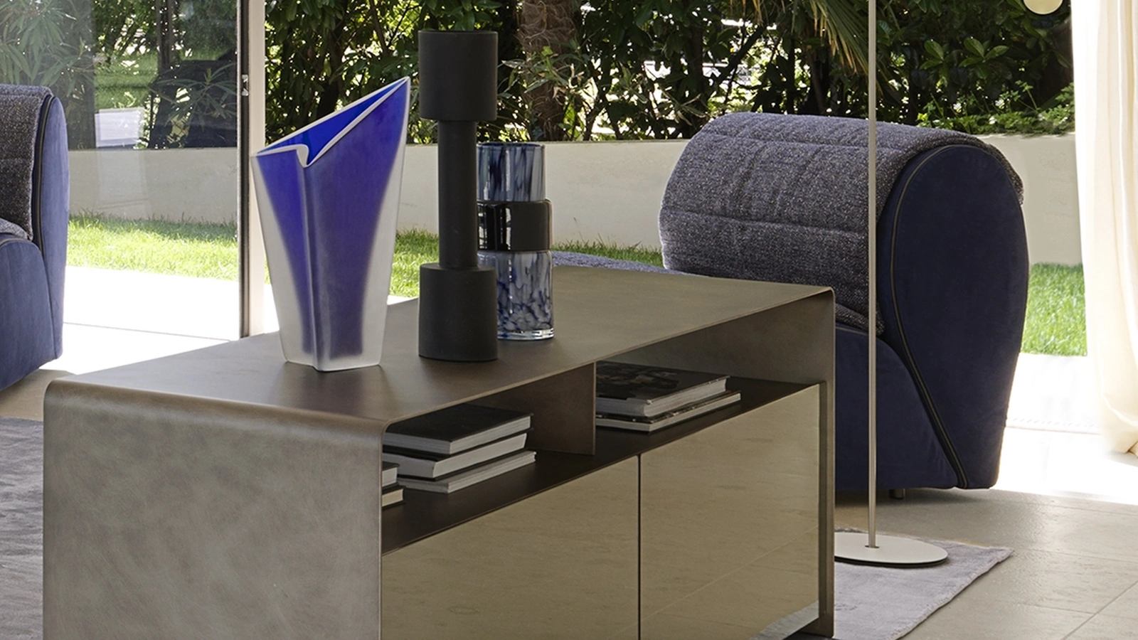 Madia Foglio in finitura Oxide di Flou