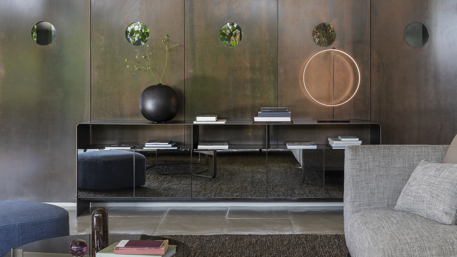 Madia Foglio con ante a specchio di Flou