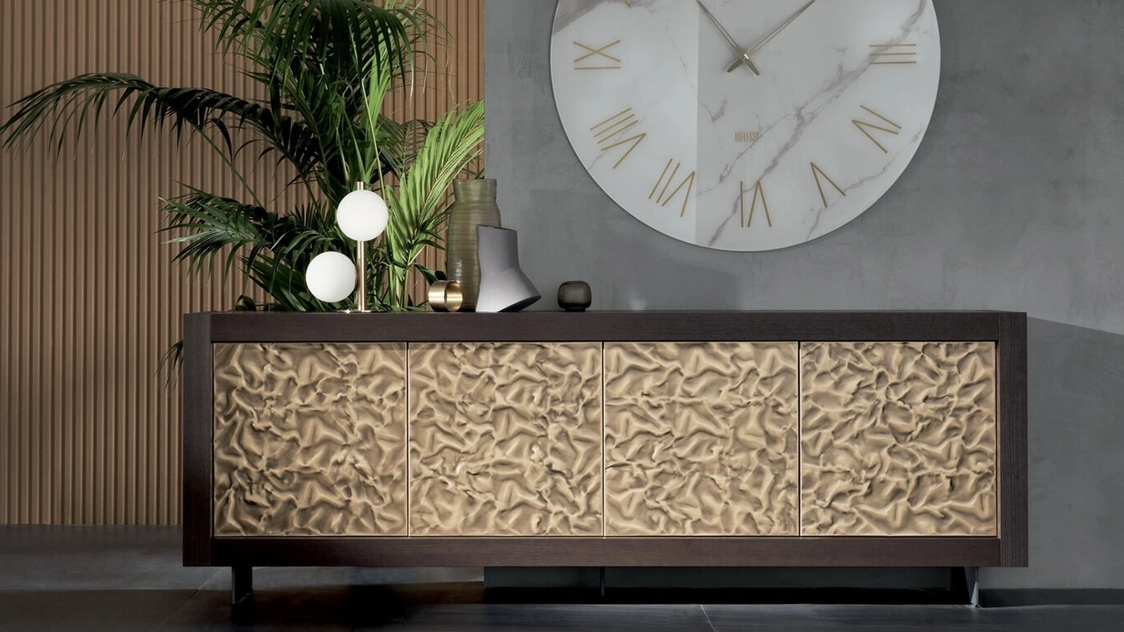 Madia Picasso Mito in acciaio martellato di Riflessi