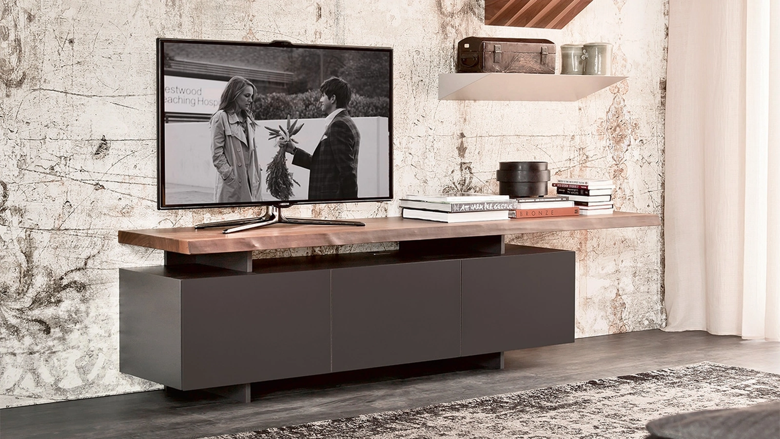 Mobile Porta Tv Seneca in laccato con top in legno di Cattelan Italia