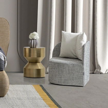 Poltroncina in tessuto Cake di Oggioni