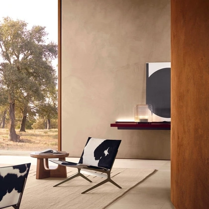 Poltrona di design Kay Lounge in pelle bianca e nera di Poliform