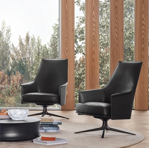 Poltrona Stanford Lounge con rivestimento interno in pelle ed esterno in cuoio di Poliform