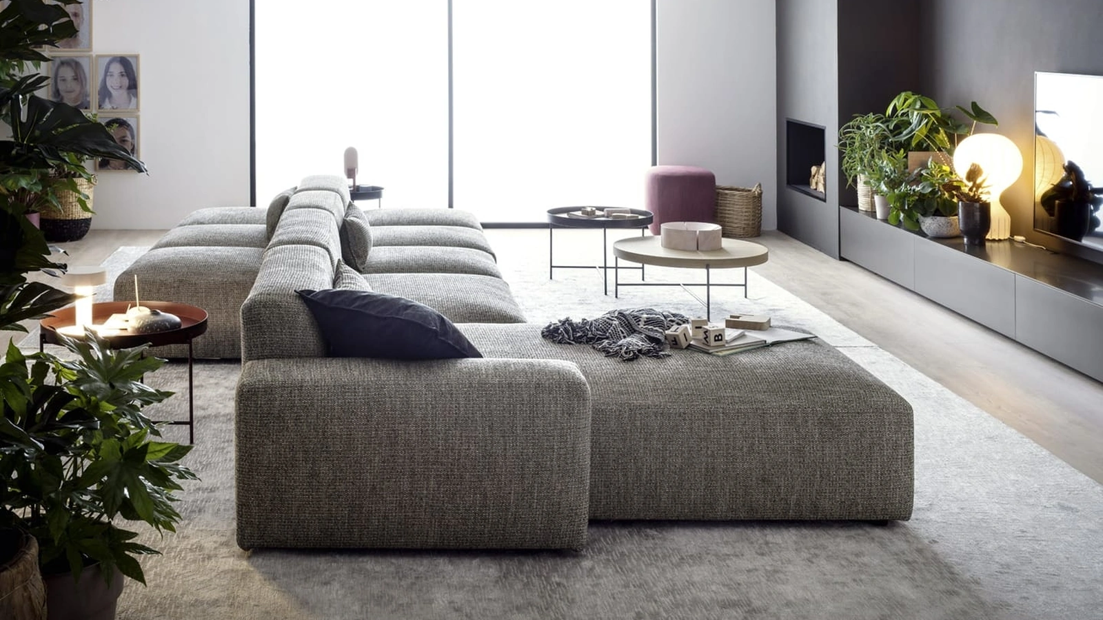 Divano con penisole Avenue di Novamobili