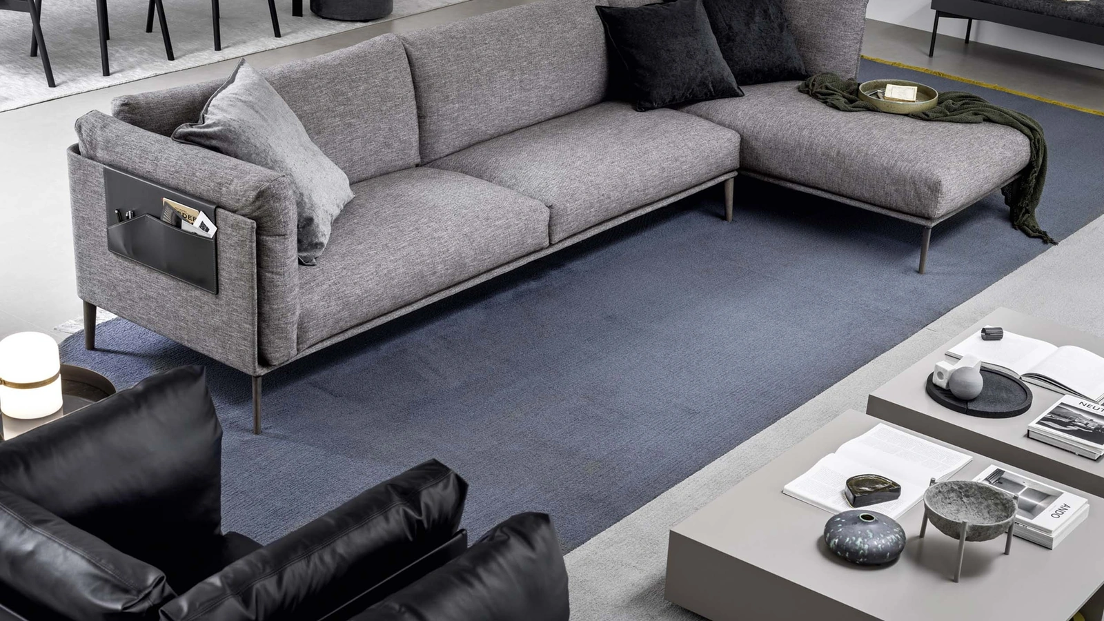 Divano con penisola Kubì in tessuto di Novamobili