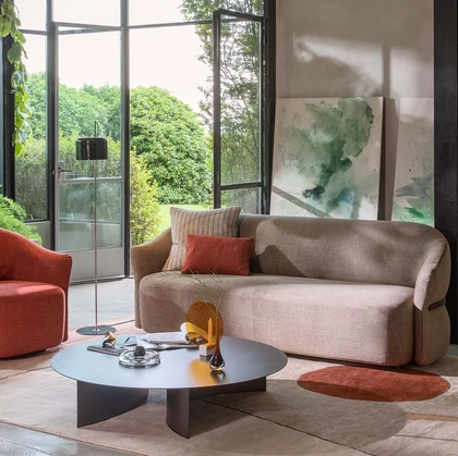 Divano lineare in tessuto Madame Butterfly di Flou