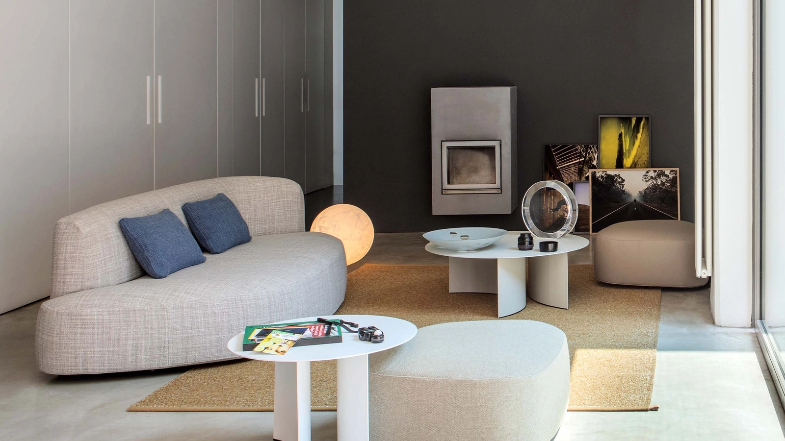 Divano lineare in tessuto Pierre di Flou