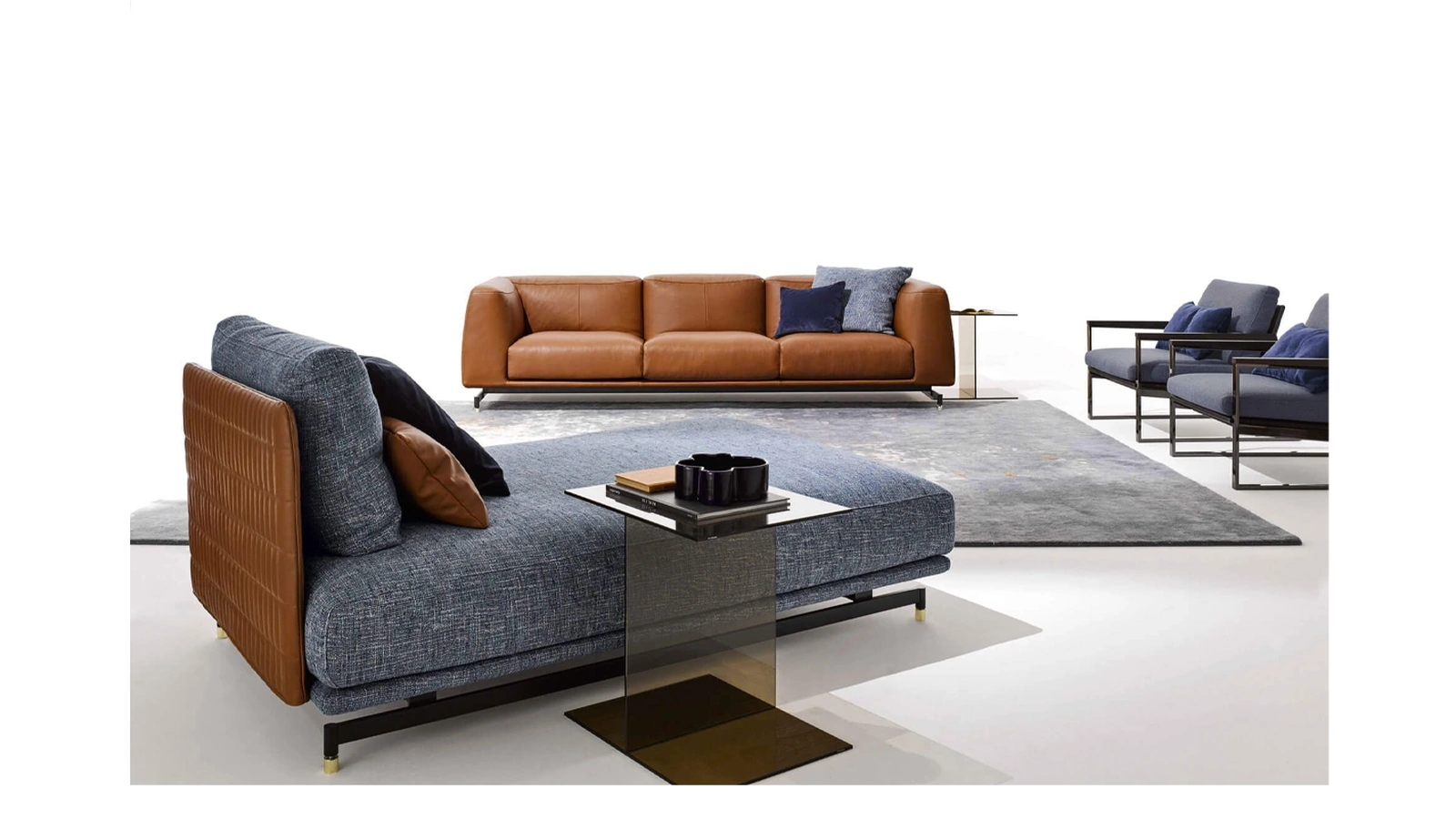 Divano in pelle lineare St Germain di Ditre Italia