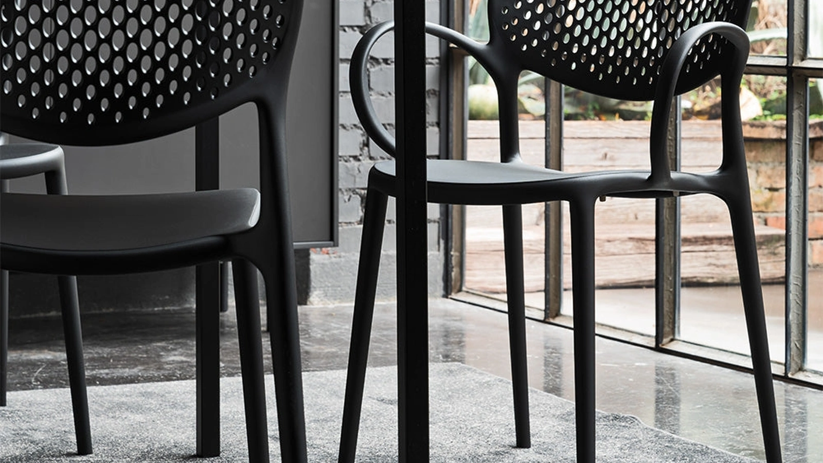 Sedia Abby Forata in polipropilene di Connubia