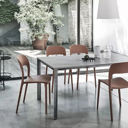 Sedia impilabile Gipsy in polipropilene e fibra di vetro riciclabile di Bontempi