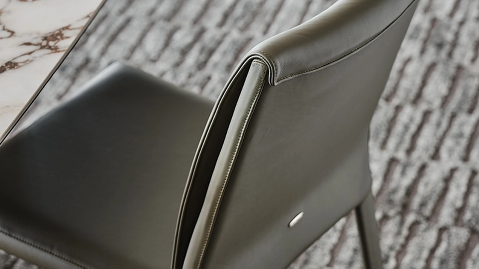 Sedia in ecopelle senza braccioli Italia di Cattelan Italia