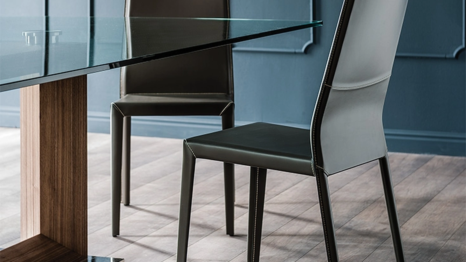 Sedia in cuoio senza braccioli con schienale alto Margot Cattelan Italia