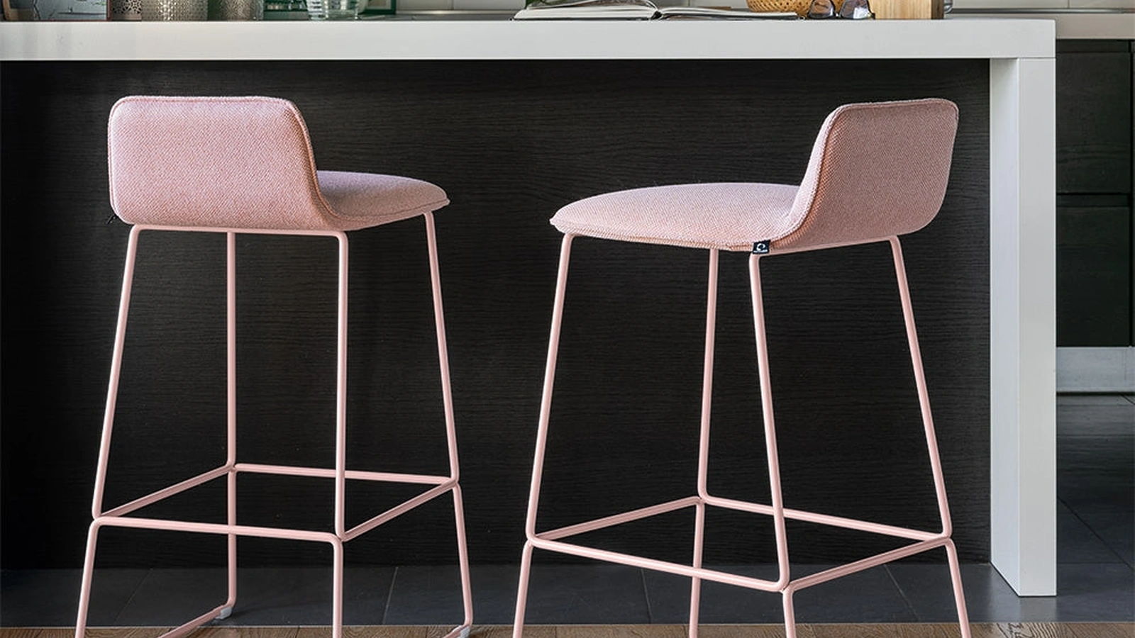 Sgabello in tessuto imbottito Riley Soft di Connubia