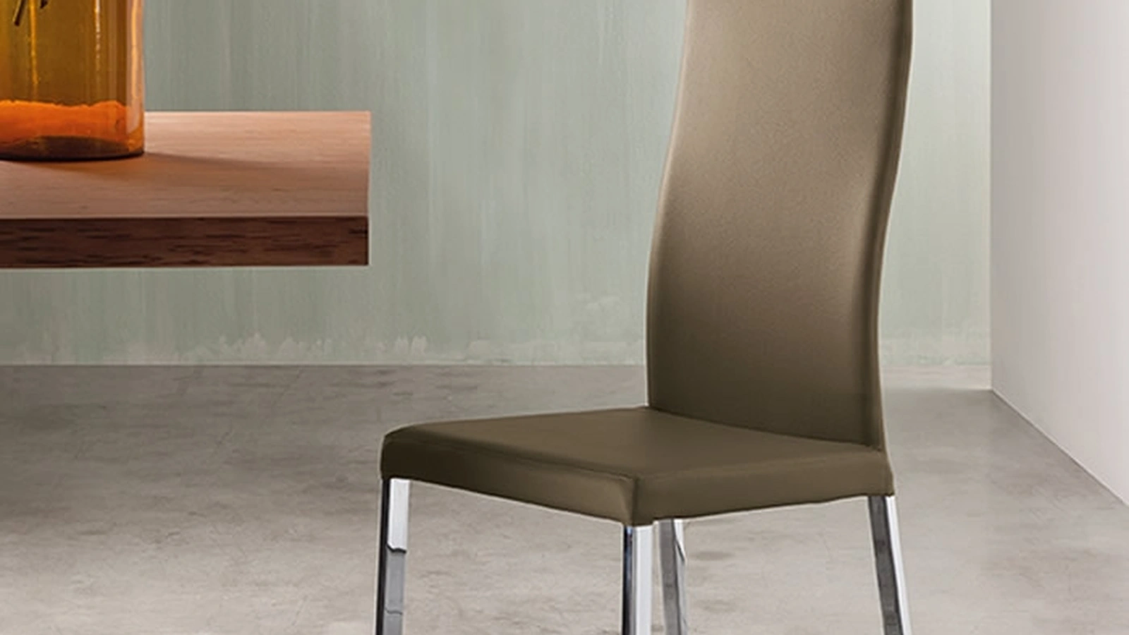 Sedia Denise Flex in pelle con schienale alto di Riflessi