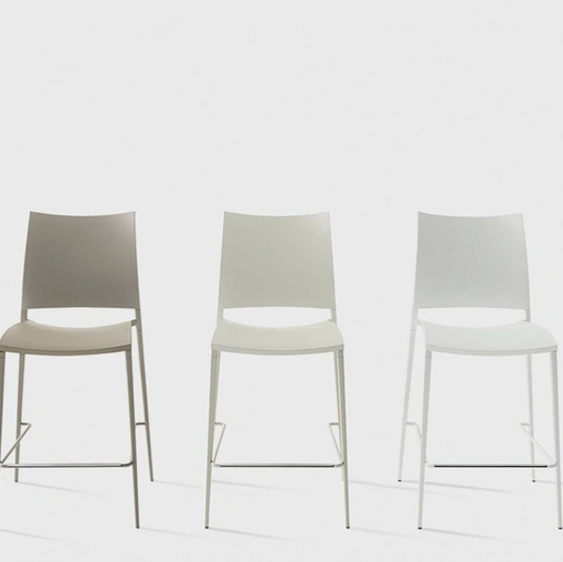 Sgabello Sand in polipropilene di Desalto