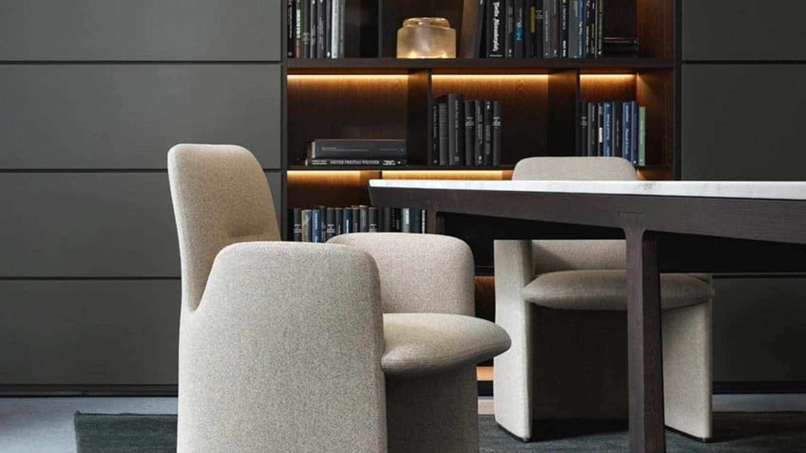 Sedia in tessuto Guest di Poliform