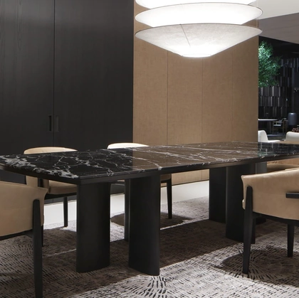 Sedia in pelle Leopold di Poliform